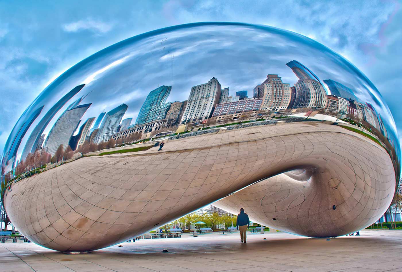 Cloud Gate sculpture in Chicago.