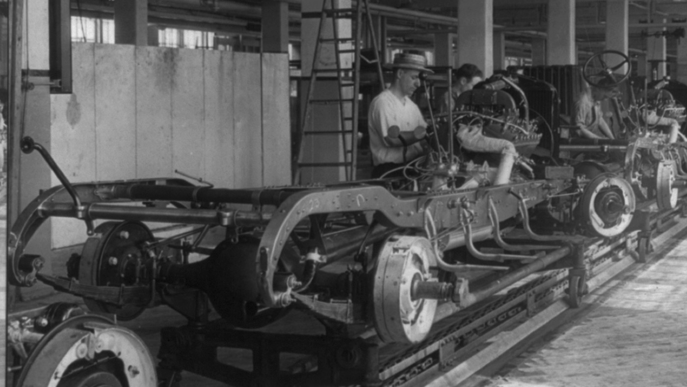 An early auto assembly line